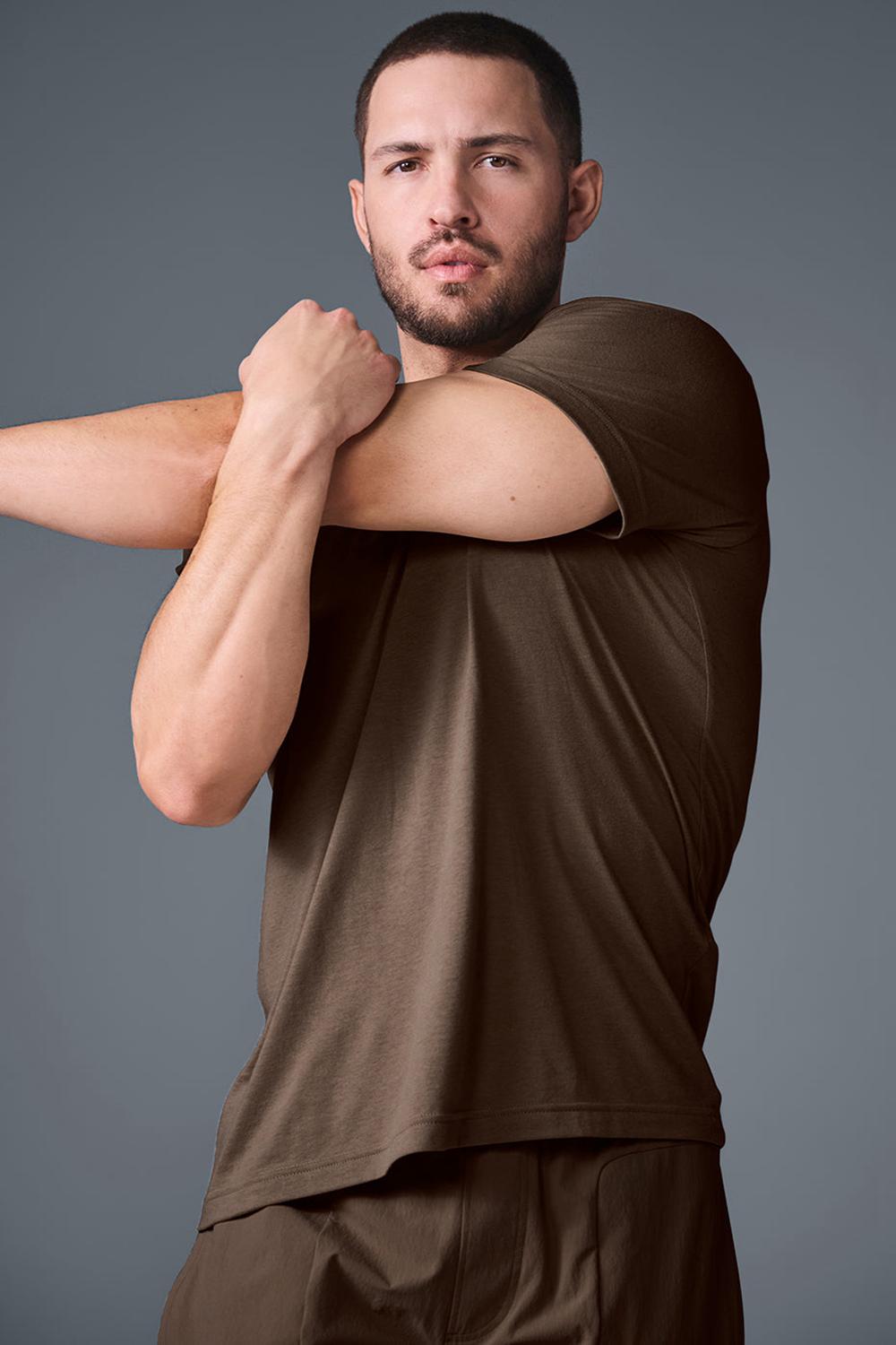 Camisetas Running Alo Yoga Triumph Hombre Espresso | Colombia  BNGO-40582