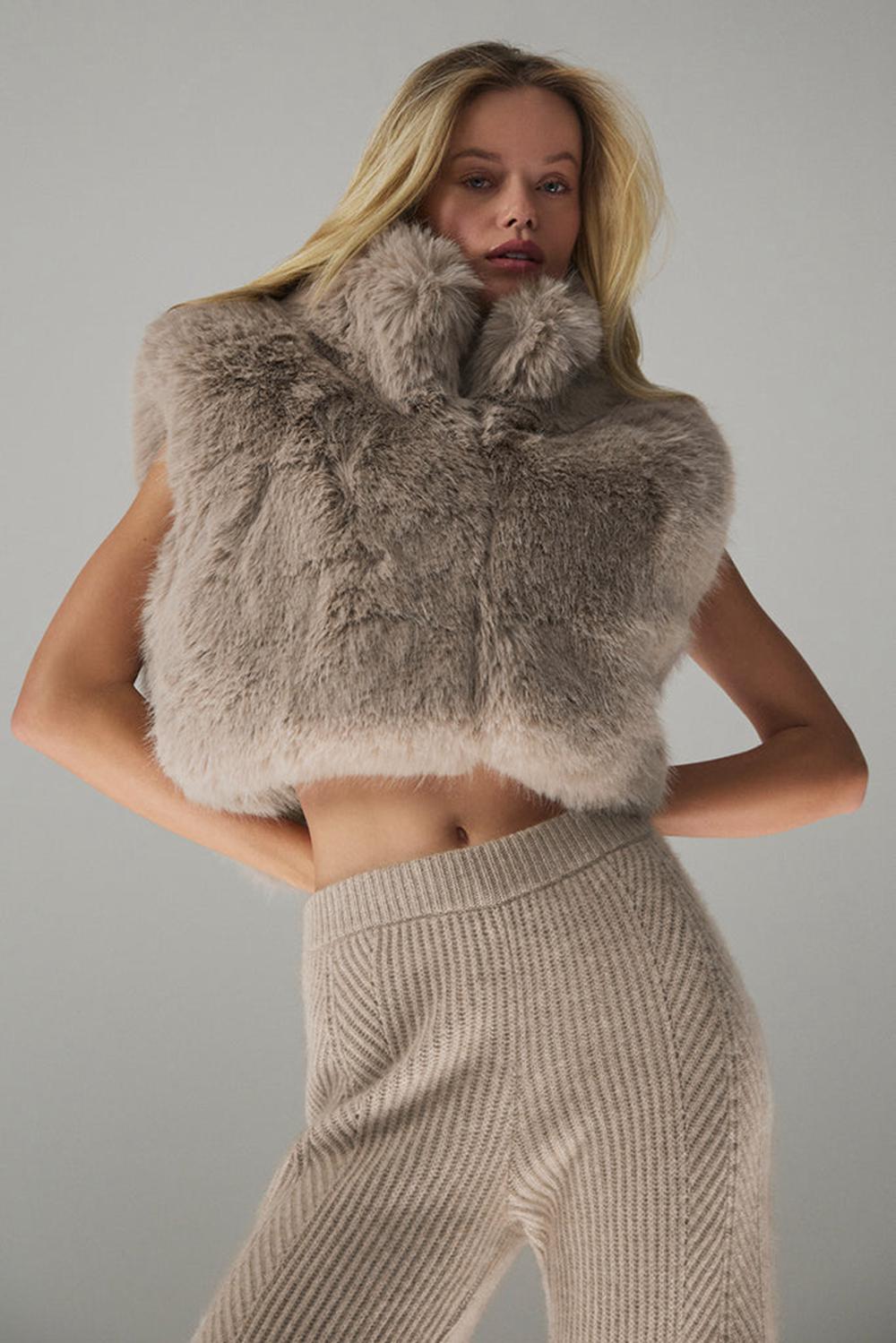 Chaleco Alo Yoga Opulent Faux Fur Cropped Mujer Oat | Colombia  RBPM-35176